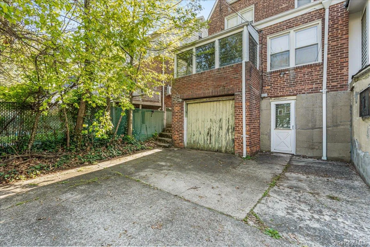 3231 163rd Street, New York, NY, 3 Bedrooms Bedrooms, 8 Rooms Rooms,1 BathroomBathrooms,Residential,For Rent,163rd,0,994743 3231 163rd Street, New York, NY, 3 Bedrooms Bedrooms, 8 Rooms Rooms,1 BathroomBathrooms,Residential,For Rent,163rd,0,994743