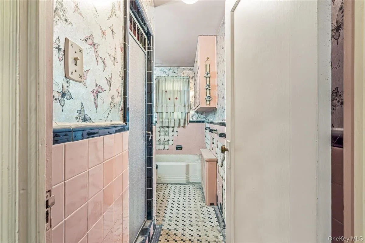 3231 163rd Street, New York, NY, 3 Bedrooms Bedrooms, 8 Rooms Rooms,1 BathroomBathrooms,Residential,For Rent,163rd,0,994743 3231 163rd Street, New York, NY, 3 Bedrooms Bedrooms, 8 Rooms Rooms,1 BathroomBathrooms,Residential,For Rent,163rd,0,994743