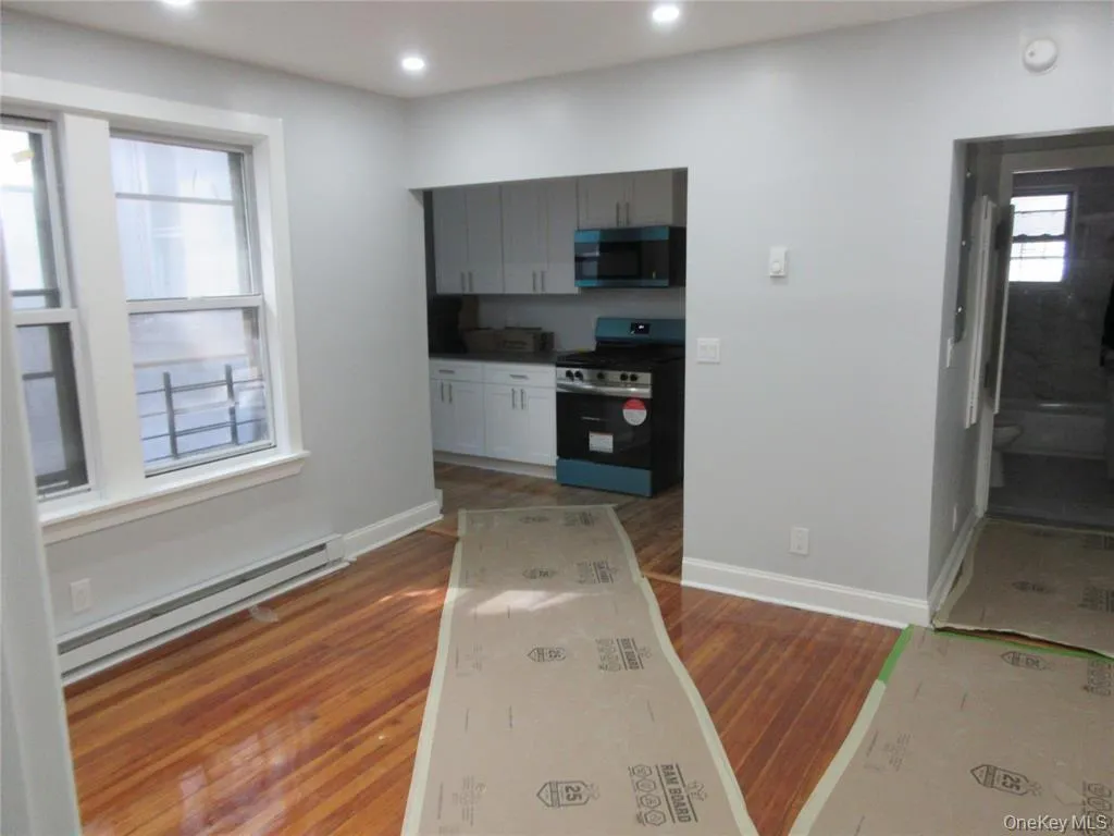 949 213th Street, New York, NY, 3 Bedrooms Bedrooms, 5 Rooms Rooms,1 BathroomBathrooms,Residential Lease,For Rent,213th,0,994744 949 213th Street, New York, NY, 3 Bedrooms Bedrooms, 5 Rooms Rooms,1 BathroomBathrooms,Residential Lease,For Rent,213th,0,994744