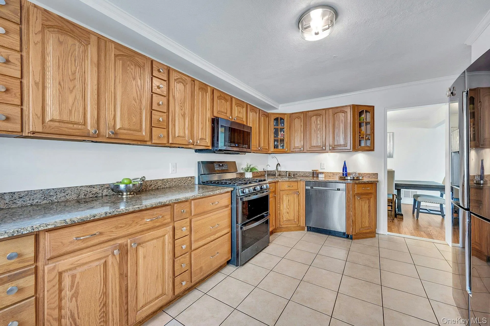 Large Kitchen with plenty of cabinet space Large Kitchen with plenty of cabinet space