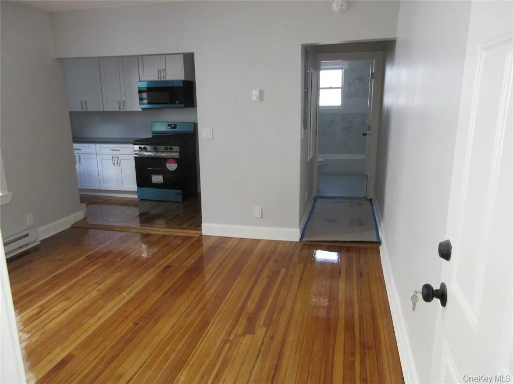 949 213th Street, New York, NY, 3 Bedrooms Bedrooms, 5 Rooms Rooms,1 BathroomBathrooms,Residential Lease,For Rent,213th,0,994754 949 213th Street, New York, NY, 3 Bedrooms Bedrooms, 5 Rooms Rooms,1 BathroomBathrooms,Residential Lease,For Rent,213th,0,994754
