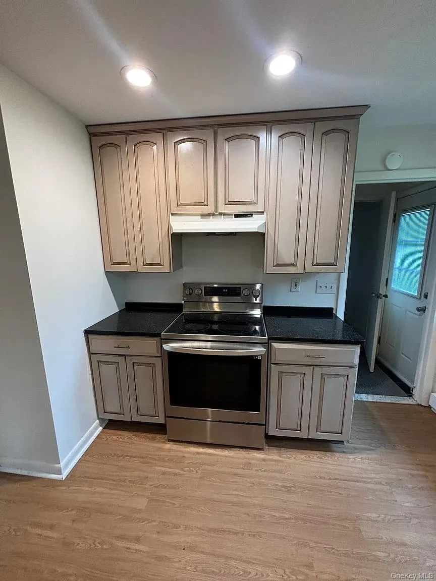 2 Partington Place, New Paltz, NY, 5 Bedrooms Bedrooms, 10 Rooms Rooms,2 BathroomsBathrooms,Residential Lease,For Rent,Partington,0,994766 2 Partington Place, New Paltz, NY, 5 Bedrooms Bedrooms, 10 Rooms Rooms,2 BathroomsBathrooms,Residential Lease,For Rent,Partington,0,994766