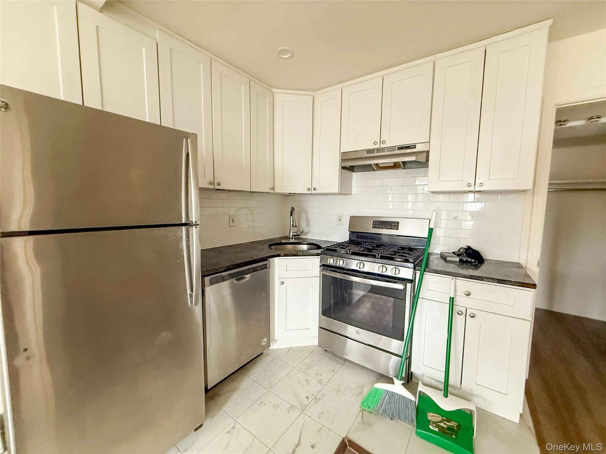 765 Shore Road, Long Beach, NY, 1 Bedroom Bedrooms, 4 Rooms Rooms,1 BathroomBathrooms,Residential Lease,For Rent,Shore,0,994775 765 Shore Road, Long Beach, NY, 1 Bedroom Bedrooms, 4 Rooms Rooms,1 BathroomBathrooms,Residential Lease,For Rent,Shore,0,994775