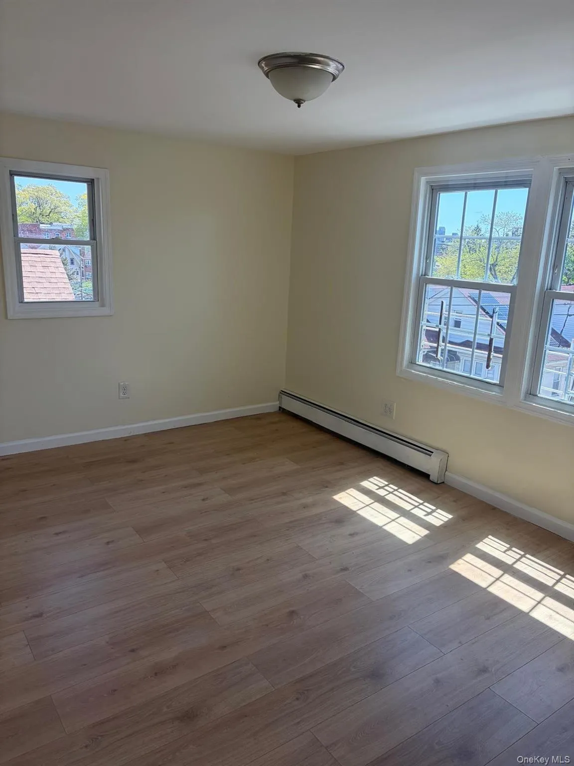 16201 85th Avenue, New York, NY, 3 Bedrooms Bedrooms, 7 Rooms Rooms,1 BathroomBathrooms,Residential Lease,For Rent,85th,0,994779 16201 85th Avenue, New York, NY, 3 Bedrooms Bedrooms, 7 Rooms Rooms,1 BathroomBathrooms,Residential Lease,For Rent,85th,0,994779