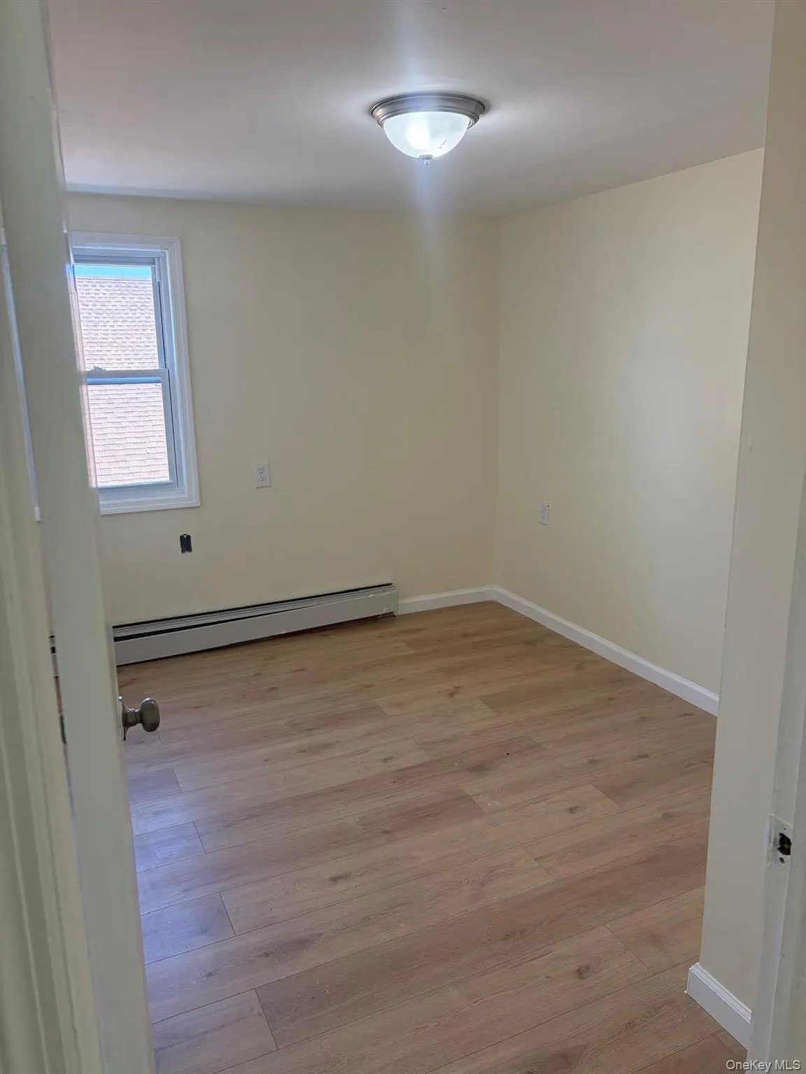 16201 85th Avenue, New York, NY, 3 Bedrooms Bedrooms, 7 Rooms Rooms,1 BathroomBathrooms,Residential Lease,For Rent,85th,0,994779 16201 85th Avenue, New York, NY, 3 Bedrooms Bedrooms, 7 Rooms Rooms,1 BathroomBathrooms,Residential Lease,For Rent,85th,0,994779