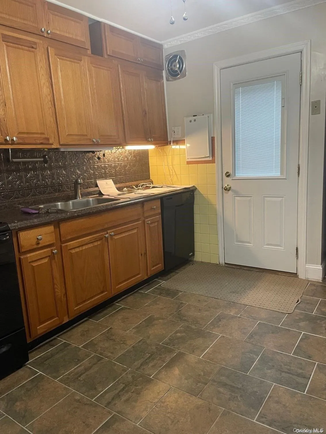 59 Wolcott Road, Hempstead, NY, 2 Bedrooms Bedrooms, 5 Rooms Rooms,1 BathroomBathrooms,Residential Lease,For Rent,Wolcott,0,994790 59 Wolcott Road, Hempstead, NY, 2 Bedrooms Bedrooms, 5 Rooms Rooms,1 BathroomBathrooms,Residential Lease,For Rent,Wolcott,0,994790
