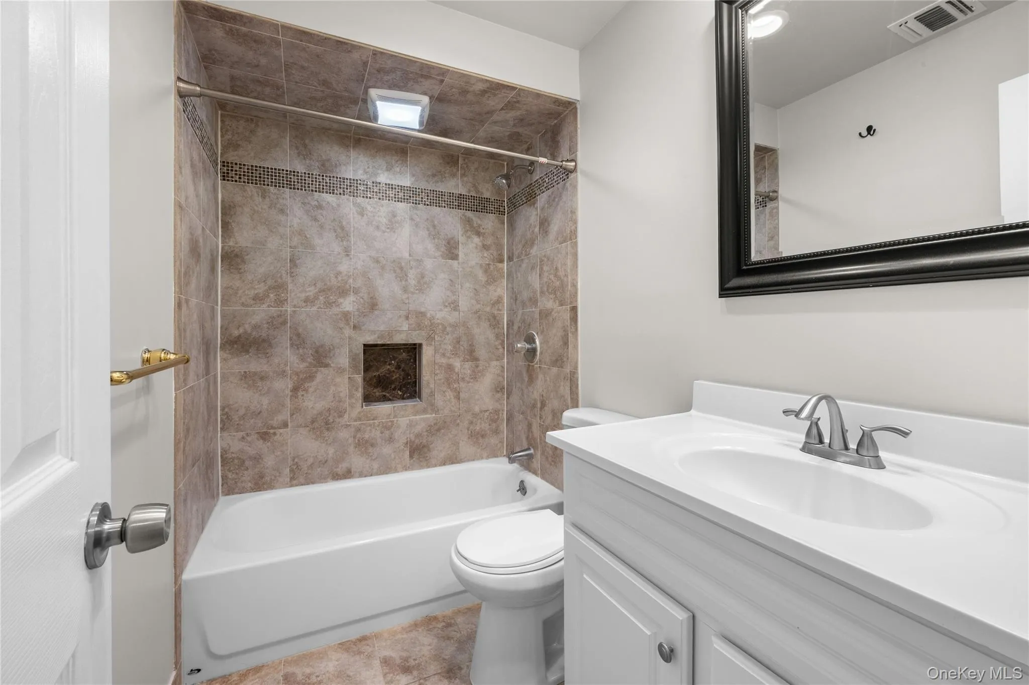 3 Dover Court, Riverhead, NY, 5 Bedrooms Bedrooms, 9 Rooms Rooms,3 BathroomsBathrooms,Residential Sale,For Rent,Dover,0,994795 3 Dover Court, Riverhead, NY, 5 Bedrooms Bedrooms, 9 Rooms Rooms,3 BathroomsBathrooms,Residential Sale,For Rent,Dover,0,994795