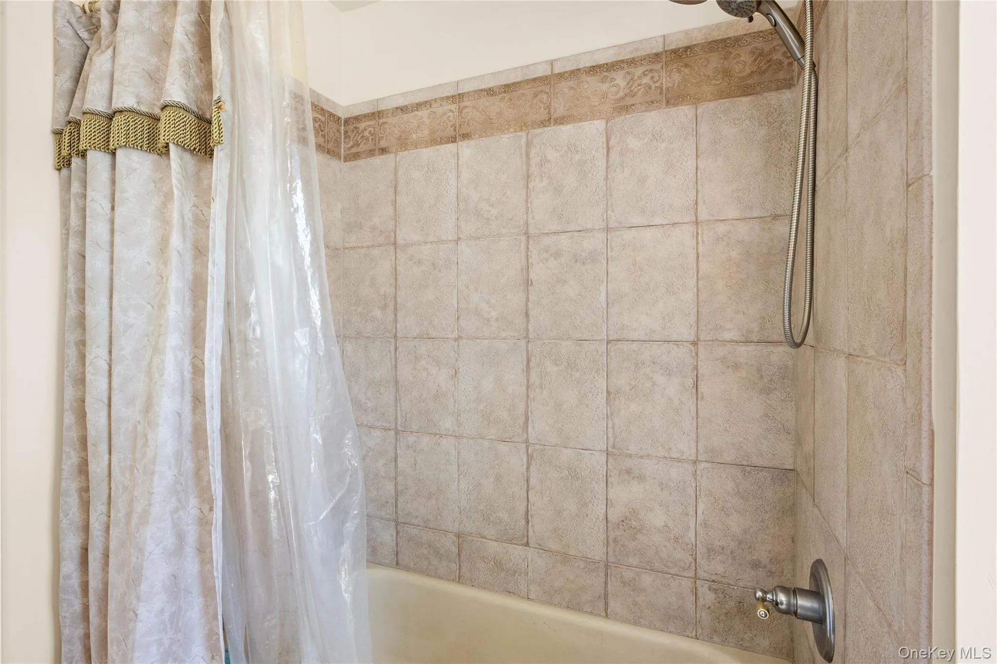 3 Dover Court, Riverhead, NY, 5 Bedrooms Bedrooms, 9 Rooms Rooms,3 BathroomsBathrooms,Residential Sale,For Rent,Dover,0,994795 3 Dover Court, Riverhead, NY, 5 Bedrooms Bedrooms, 9 Rooms Rooms,3 BathroomsBathrooms,Residential Sale,For Rent,Dover,0,994795