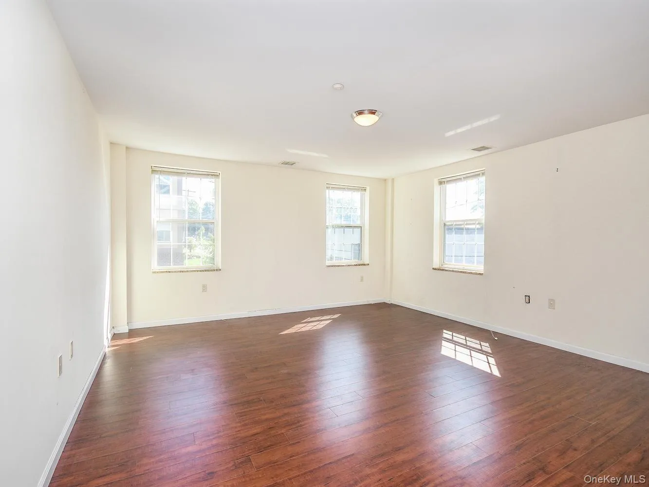 200 Carney Street, Glen Cove, NY, 2 Bedrooms Bedrooms, 3 Rooms Rooms,1 BathroomBathrooms,Residential Lease,For Rent,Carney,0,994814 200 Carney Street, Glen Cove, NY, 2 Bedrooms Bedrooms, 3 Rooms Rooms,1 BathroomBathrooms,Residential Lease,For Rent,Carney,0,994814