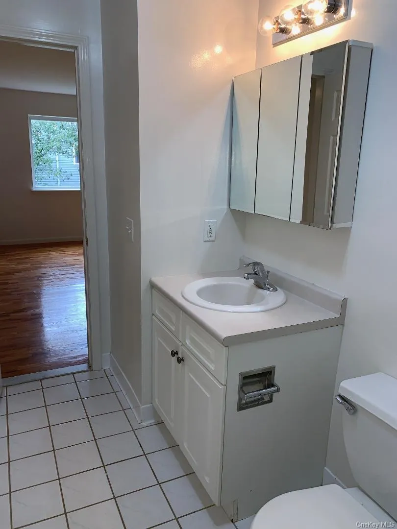 25 College Avenue, Clarkstown, NY, 2 Bedrooms Bedrooms, 6 Rooms Rooms,2 BathroomsBathrooms,Residential Lease,For Rent,College,0,994815 25 College Avenue, Clarkstown, NY, 2 Bedrooms Bedrooms, 6 Rooms Rooms,2 BathroomsBathrooms,Residential Lease,For Rent,College,0,994815