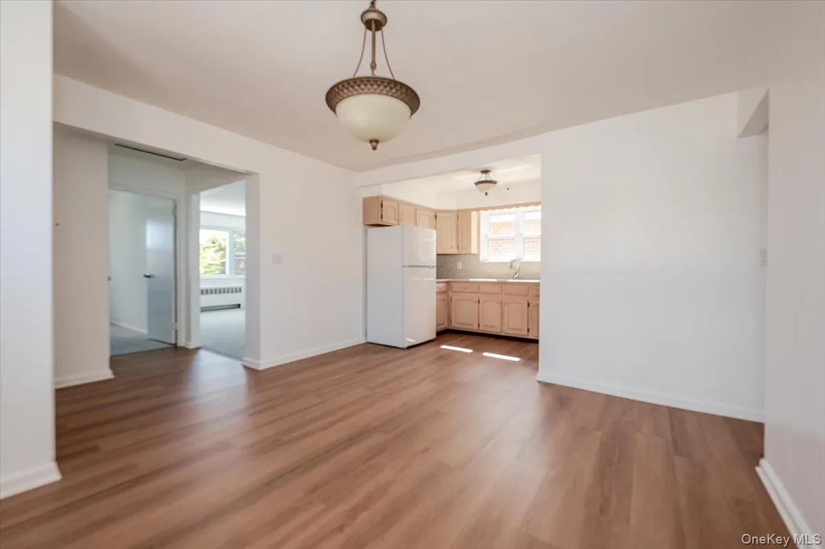 3166 Spencer Drive, New York, NY, 3 Bedrooms Bedrooms, 6 Rooms Rooms,1 BathroomBathrooms,Residential Lease,For Rent,Spencer,0,994821 3166 Spencer Drive, New York, NY, 3 Bedrooms Bedrooms, 6 Rooms Rooms,1 BathroomBathrooms,Residential Lease,For Rent,Spencer,0,994821