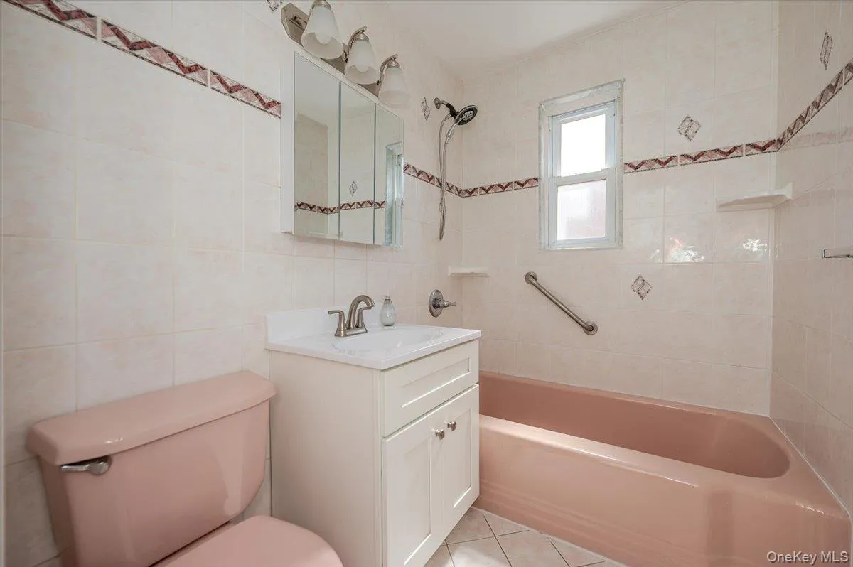 3166 Spencer Drive, New York, NY, 3 Bedrooms Bedrooms, 6 Rooms Rooms,1 BathroomBathrooms,Residential Lease,For Rent,Spencer,0,994821 3166 Spencer Drive, New York, NY, 3 Bedrooms Bedrooms, 6 Rooms Rooms,1 BathroomBathrooms,Residential Lease,For Rent,Spencer,0,994821