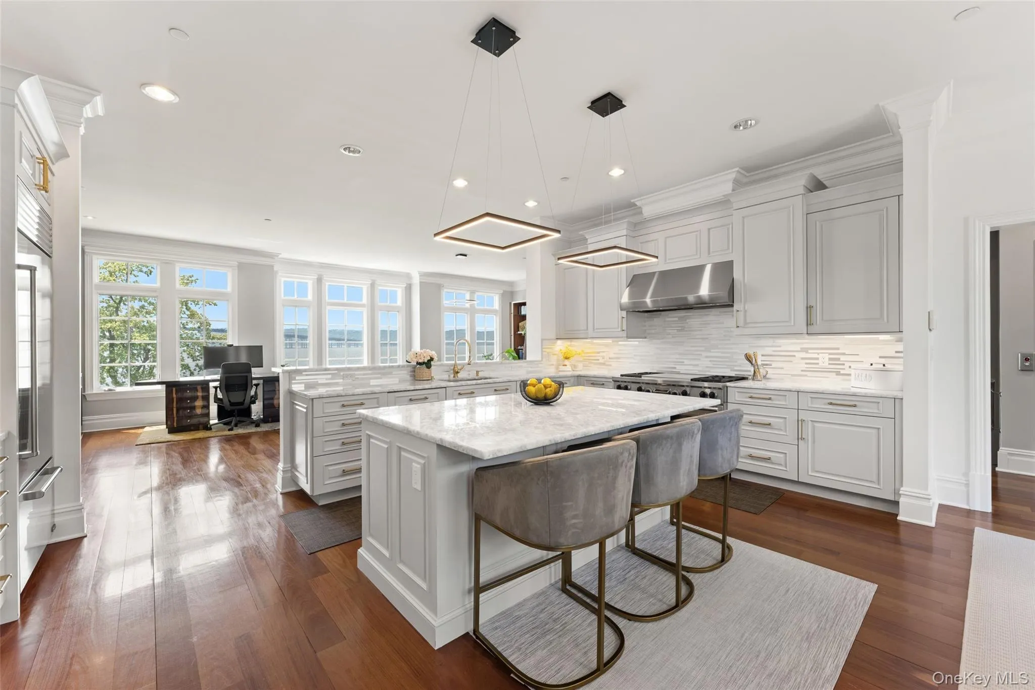 Open concept chef's kitchen Open concept chef's kitchen