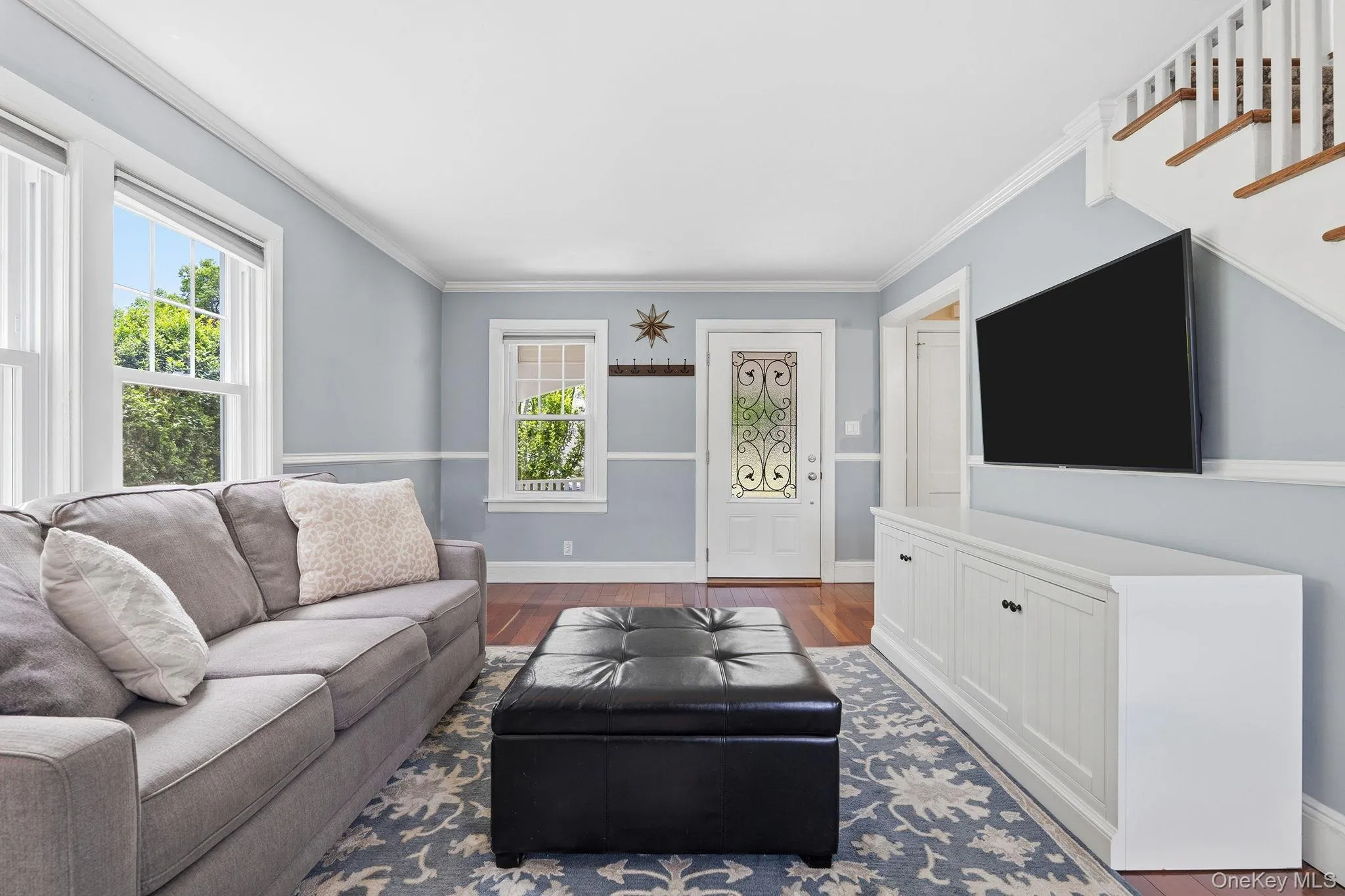 Bright interiors and good vibes included. Bright interiors and good vibes included.