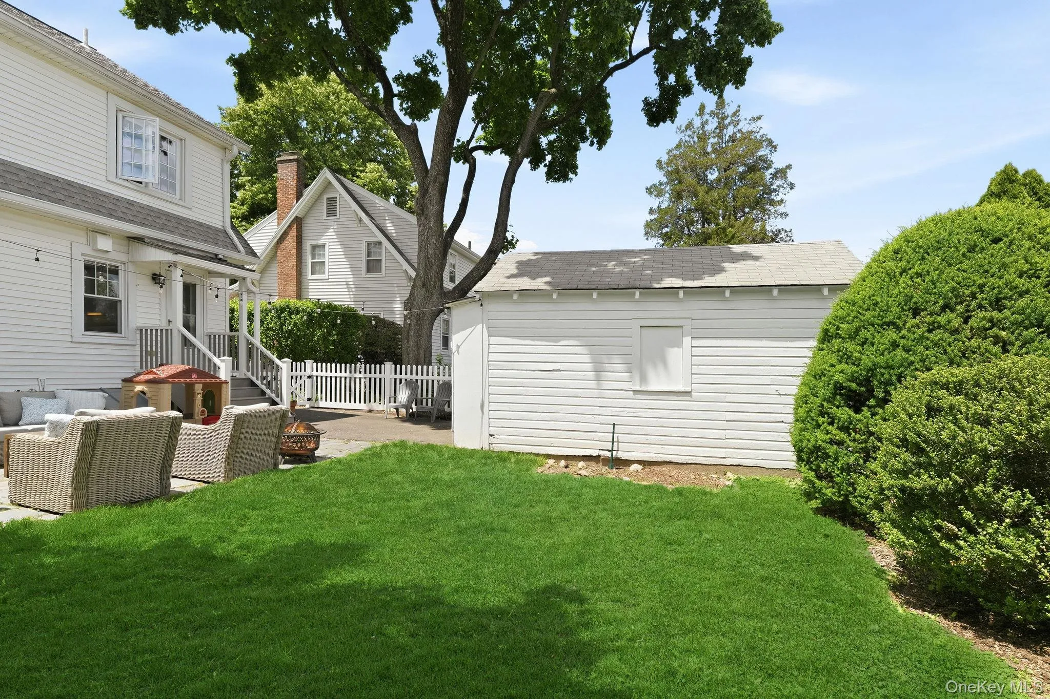 Plenty of room for kids, pets, entertaining, and everything in between. Plenty of room for kids, pets, entertaining, and everything in between.