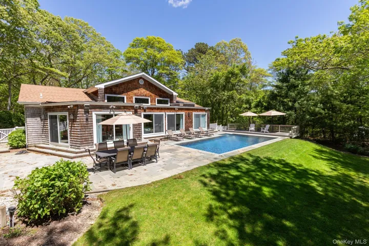 4 Lakewood Lane, Southampton, New York 11959