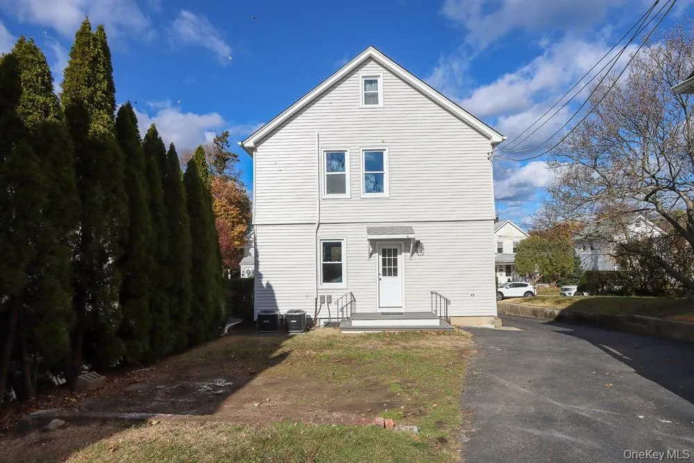 10 Ohio Avenue, North Hempstead, NY, 3 Bedrooms Bedrooms, 6 Rooms Rooms,1 BathroomBathrooms,Residential Lease,For Rent,Ohio,0,994912 10 Ohio Avenue, North Hempstead, NY, 3 Bedrooms Bedrooms, 6 Rooms Rooms,1 BathroomBathrooms,Residential Lease,For Rent,Ohio,0,994912