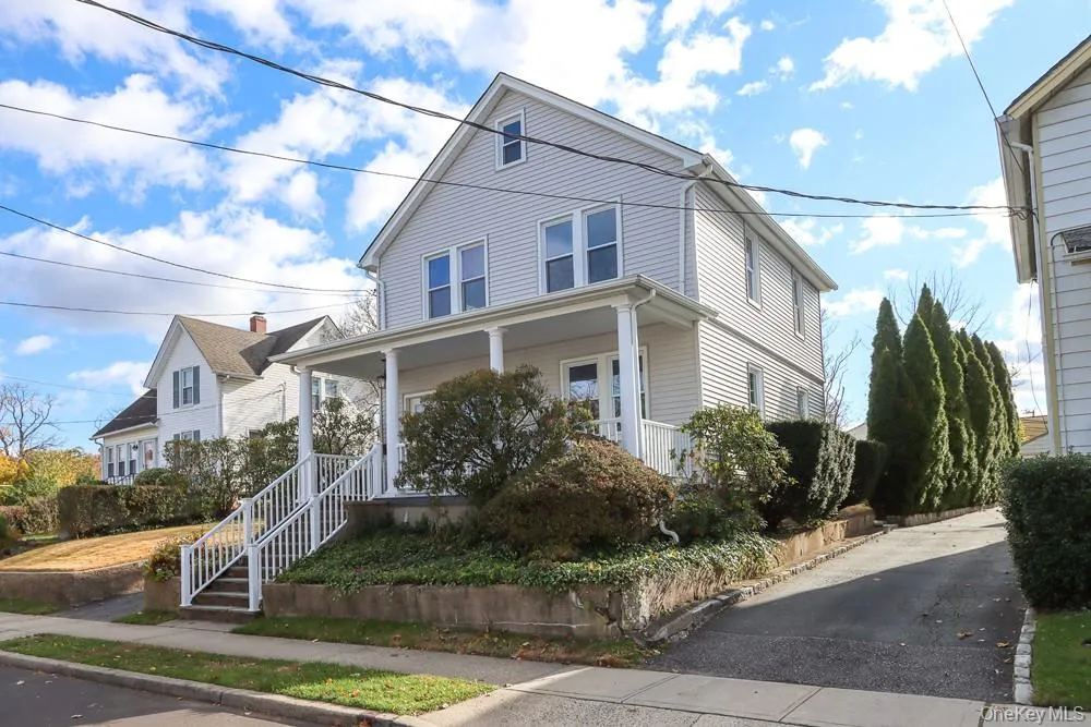 10 Ohio Avenue, North Hempstead, NY, 3 Bedrooms Bedrooms, 6 Rooms Rooms,1 BathroomBathrooms,Residential Lease,For Rent,Ohio,0,994912 10 Ohio Avenue, North Hempstead, NY, 3 Bedrooms Bedrooms, 6 Rooms Rooms,1 BathroomBathrooms,Residential Lease,For Rent,Ohio,0,994912