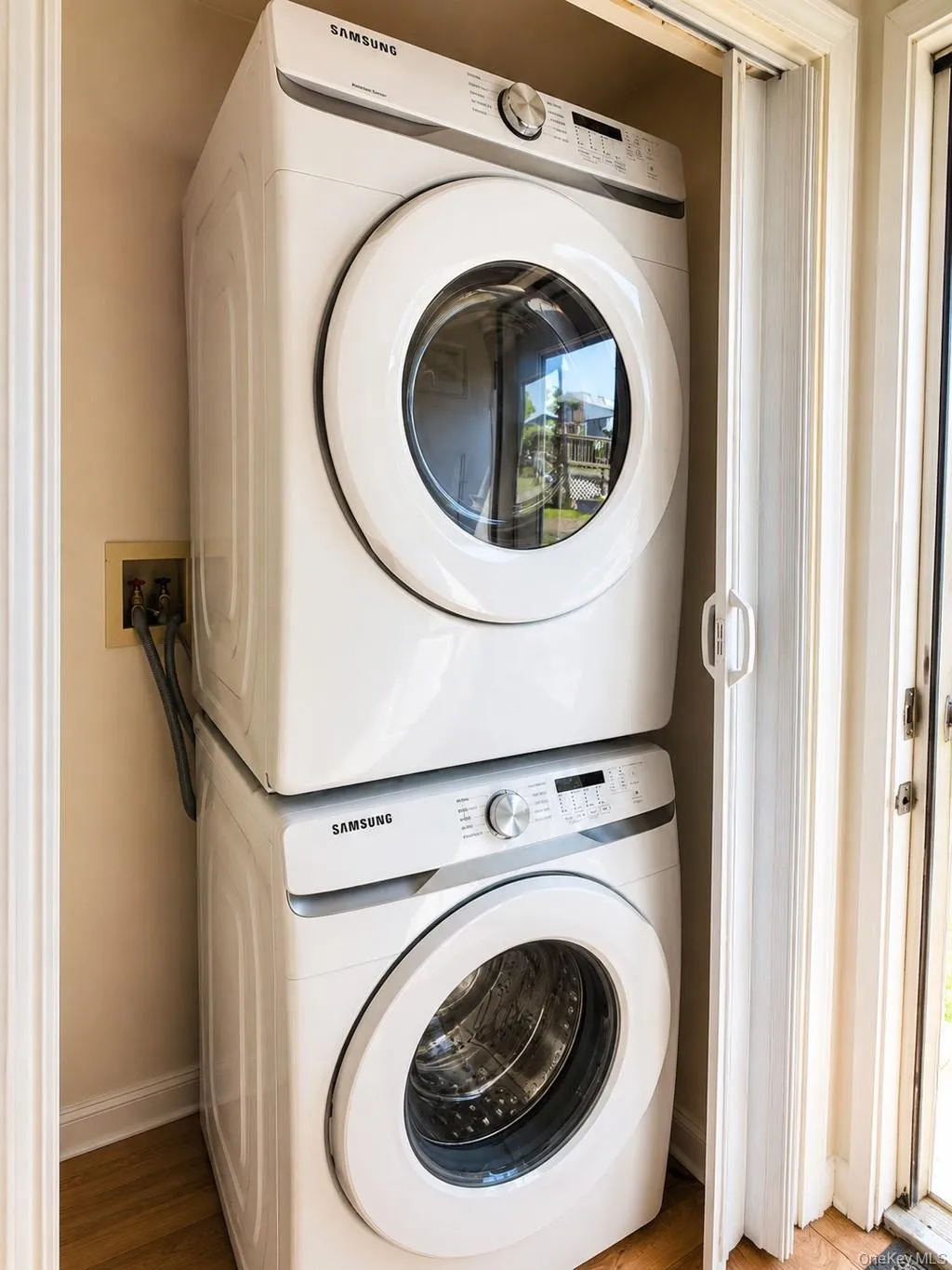 79 Silver Spring Road, New Windsor, NY, 2 Bedrooms Bedrooms, 5 Rooms Rooms,1 BathroomBathrooms,Residential,For Rent,Silver Spring,0,994919 79 Silver Spring Road, New Windsor, NY, 2 Bedrooms Bedrooms, 5 Rooms Rooms,1 BathroomBathrooms,Residential,For Rent,Silver Spring,0,994919
