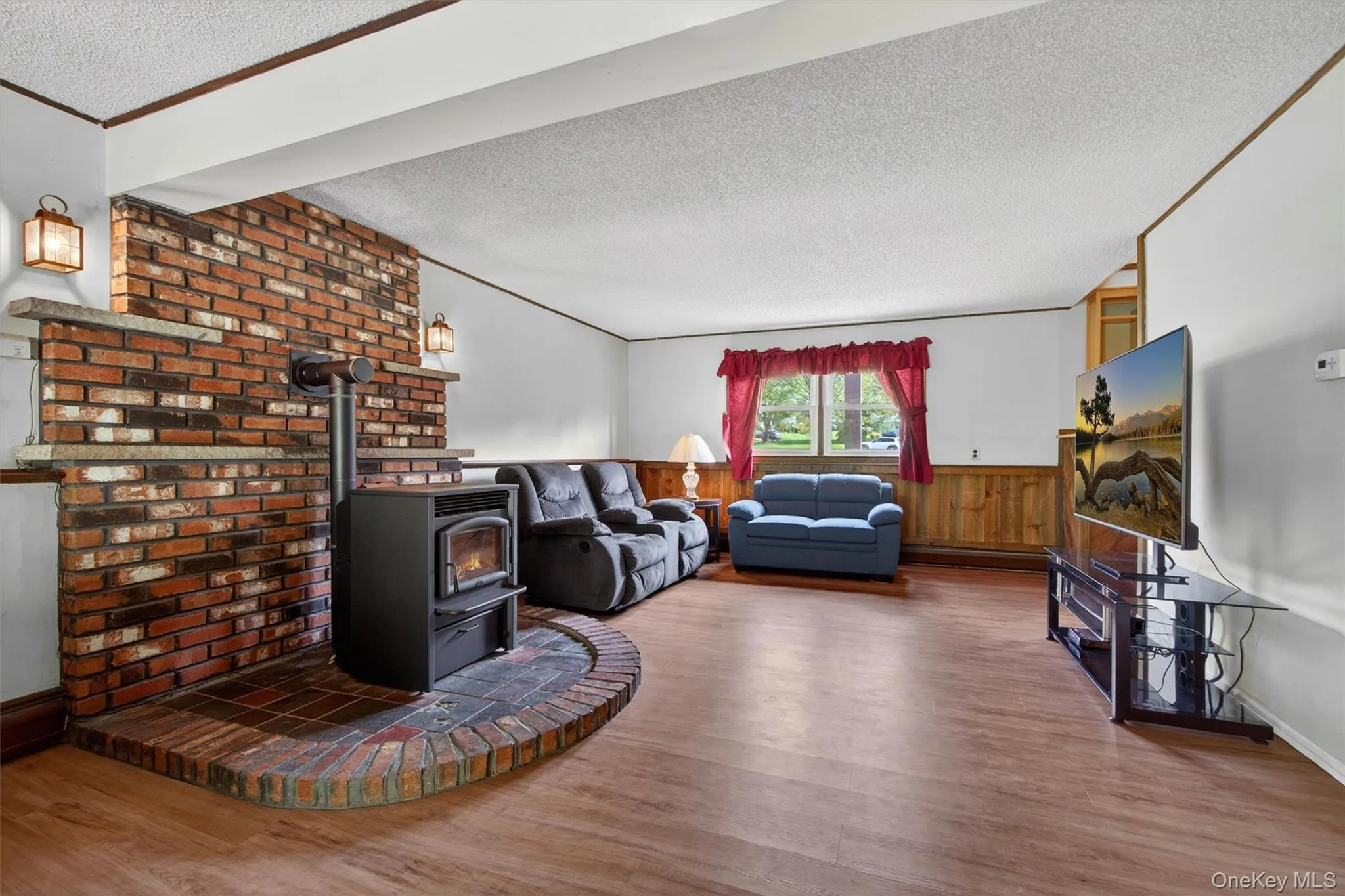 This energy efficient gem offers tremendous savings in the winter months. This energy efficient gem offers tremendous savings in the winter months.