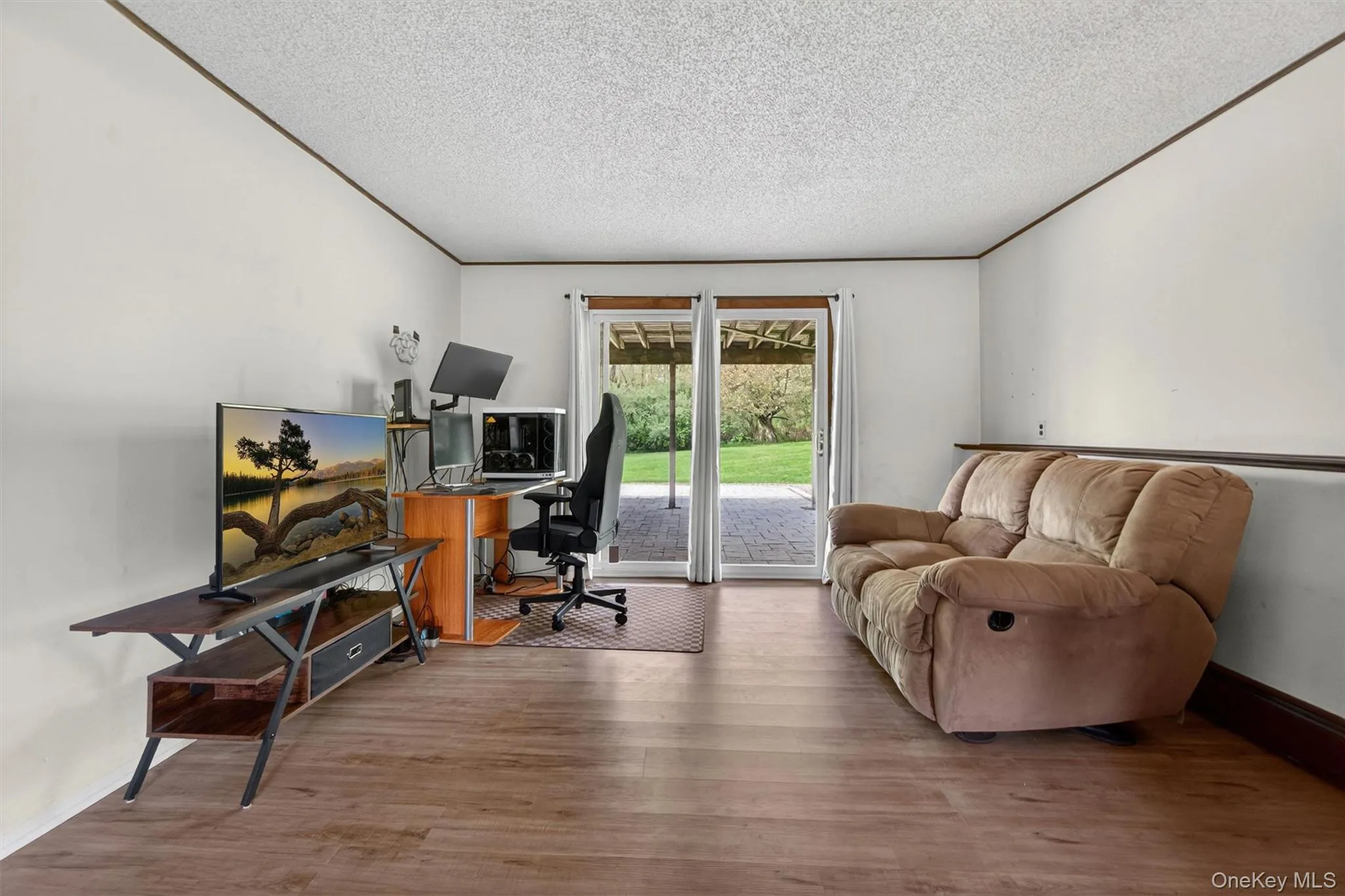 Designed as recreational space this could become a home office, gym or play room. Designed as recreational space this could become a home office, gym or play room.