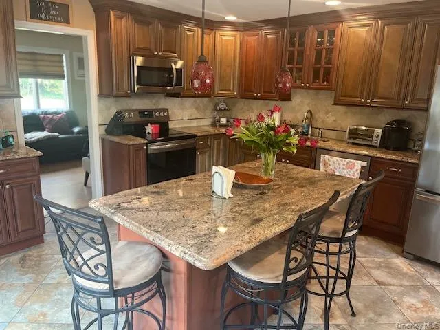 385 Garden Street, Islip, NY, 3 Bedrooms Bedrooms, 7 Rooms Rooms,1 BathroomBathrooms,Residential,For Rent,Garden,0,994942 385 Garden Street, Islip, NY, 3 Bedrooms Bedrooms, 7 Rooms Rooms,1 BathroomBathrooms,Residential,For Rent,Garden,0,994942