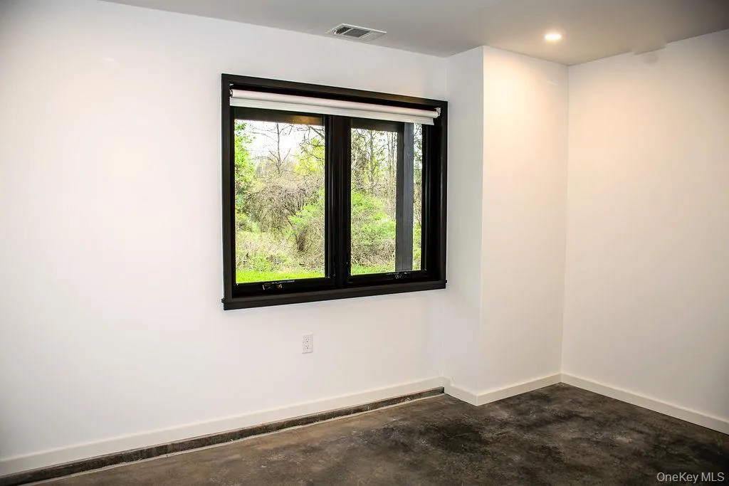 original pic before virtual staging original pic before virtual staging
