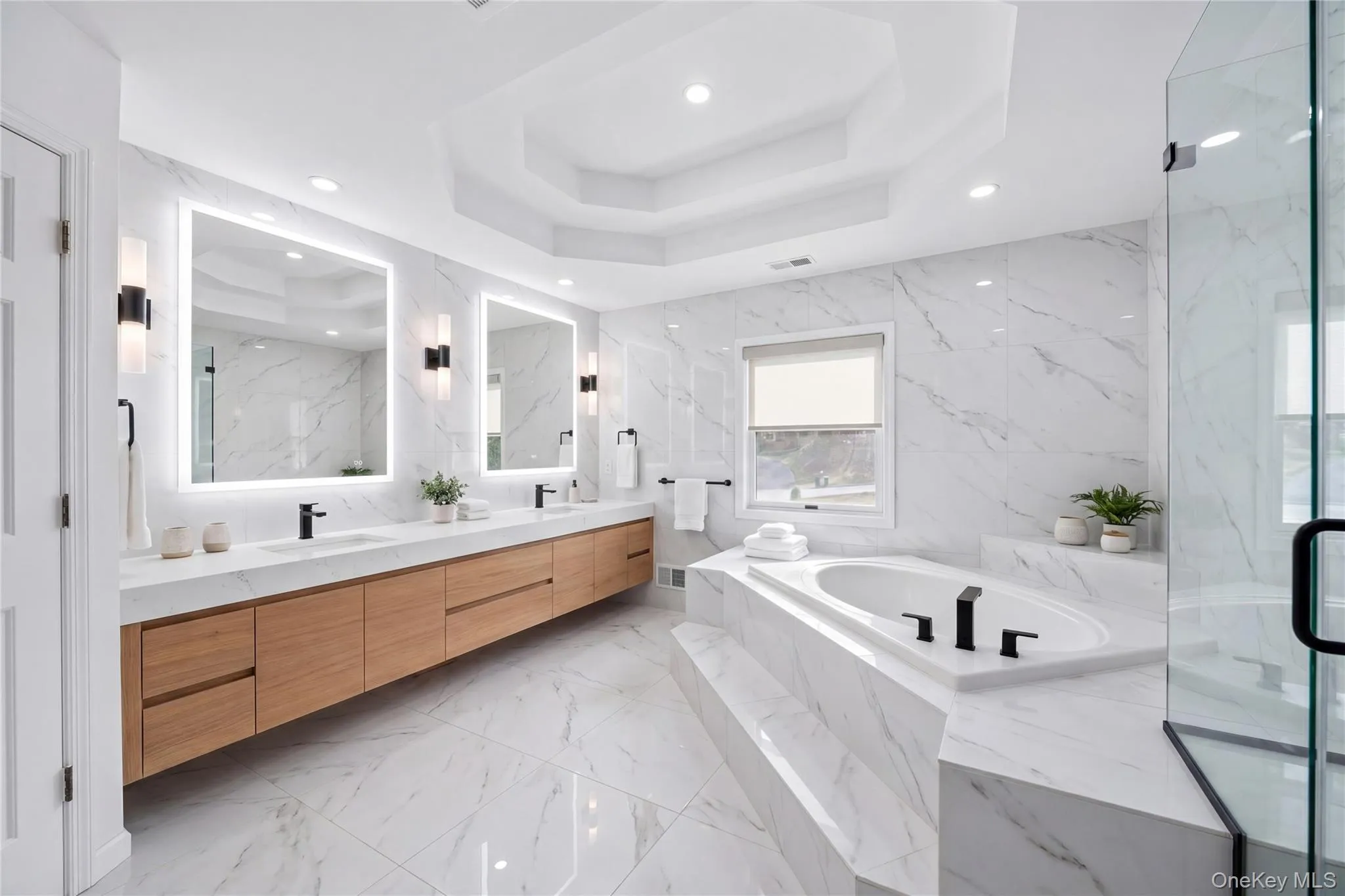 Primary bathroom with a virtual alternative aesthetic Primary bathroom with a virtual alternative aesthetic