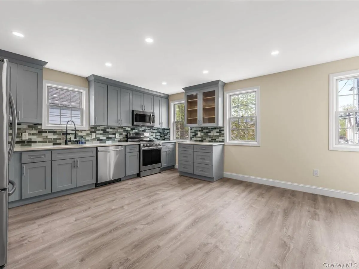 9519 116th Street, New York, NY, 4 Bedrooms Bedrooms, 7 Rooms Rooms,3 BathroomsBathrooms,Residential Lease,For Rent,116th,0,994959 9519 116th Street, New York, NY, 4 Bedrooms Bedrooms, 7 Rooms Rooms,3 BathroomsBathrooms,Residential Lease,For Rent,116th,0,994959