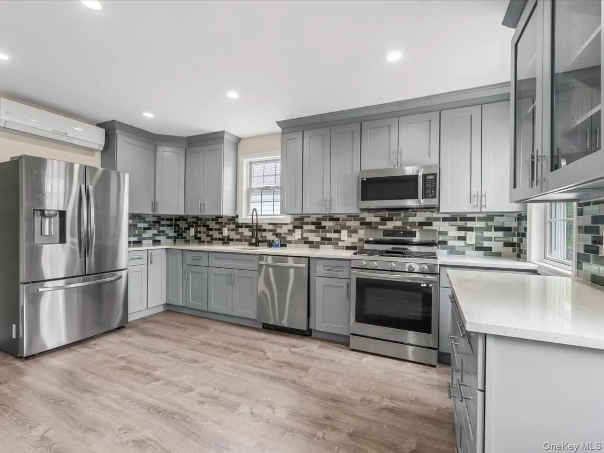 9519 116th Street, New York, NY, 4 Bedrooms Bedrooms, 7 Rooms Rooms,3 BathroomsBathrooms,Residential Lease,For Rent,116th,0,994959 9519 116th Street, New York, NY, 4 Bedrooms Bedrooms, 7 Rooms Rooms,3 BathroomsBathrooms,Residential Lease,For Rent,116th,0,994959