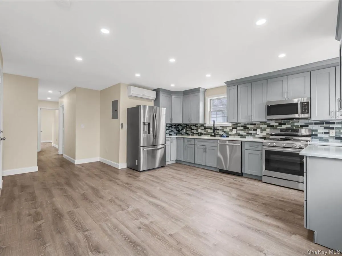 9519 116th Street, New York, NY, 4 Bedrooms Bedrooms, 7 Rooms Rooms,3 BathroomsBathrooms,Residential Lease,For Rent,116th,0,994959 9519 116th Street, New York, NY, 4 Bedrooms Bedrooms, 7 Rooms Rooms,3 BathroomsBathrooms,Residential Lease,For Rent,116th,0,994959