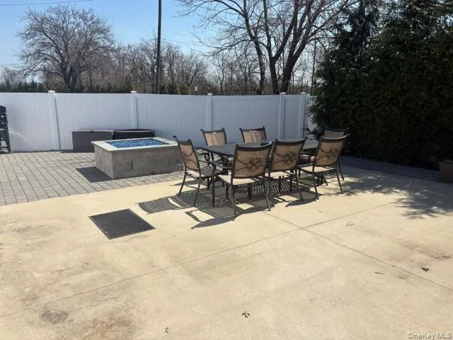 424 Bayville Avenue, Oyster Bay, NY, 1 Room Rooms,1 BathroomBathrooms,Residential Lease,For Rent,Bayville,0,994978 424 Bayville Avenue, Oyster Bay, NY, 1 Room Rooms,1 BathroomBathrooms,Residential Lease,For Rent,Bayville,0,994978