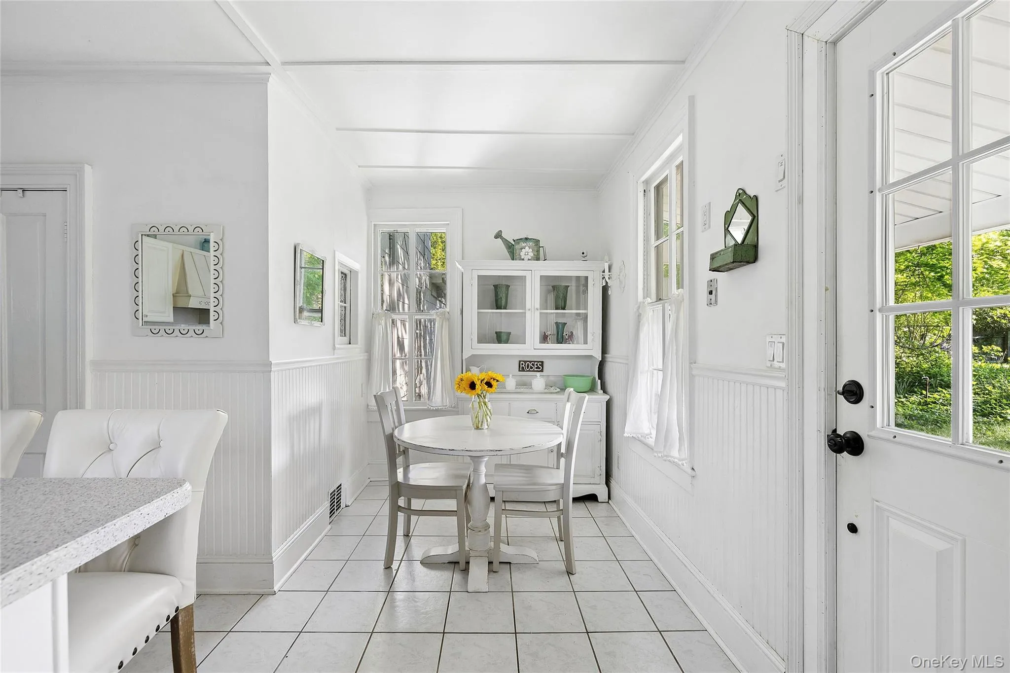 Sunny Breakfast Nook Sunny Breakfast Nook