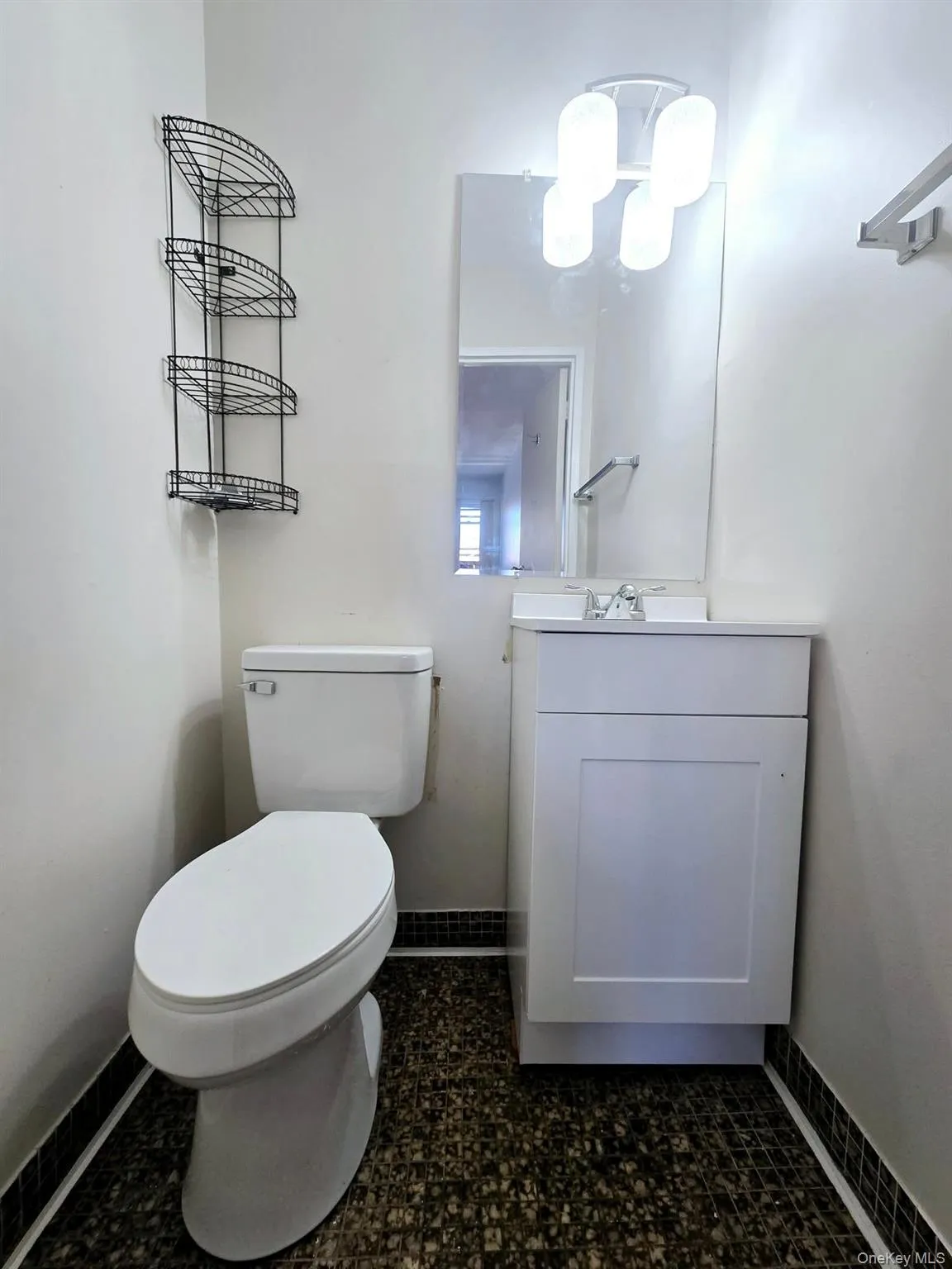 149-17 84th Street, New York, NY, 3 Bedrooms Bedrooms, 7 Rooms Rooms,1 BathroomBathrooms,Residential Lease,For Rent,84th Street,0,994996 149-17 84th Street, New York, NY, 3 Bedrooms Bedrooms, 7 Rooms Rooms,1 BathroomBathrooms,Residential Lease,For Rent,84th Street,0,994996