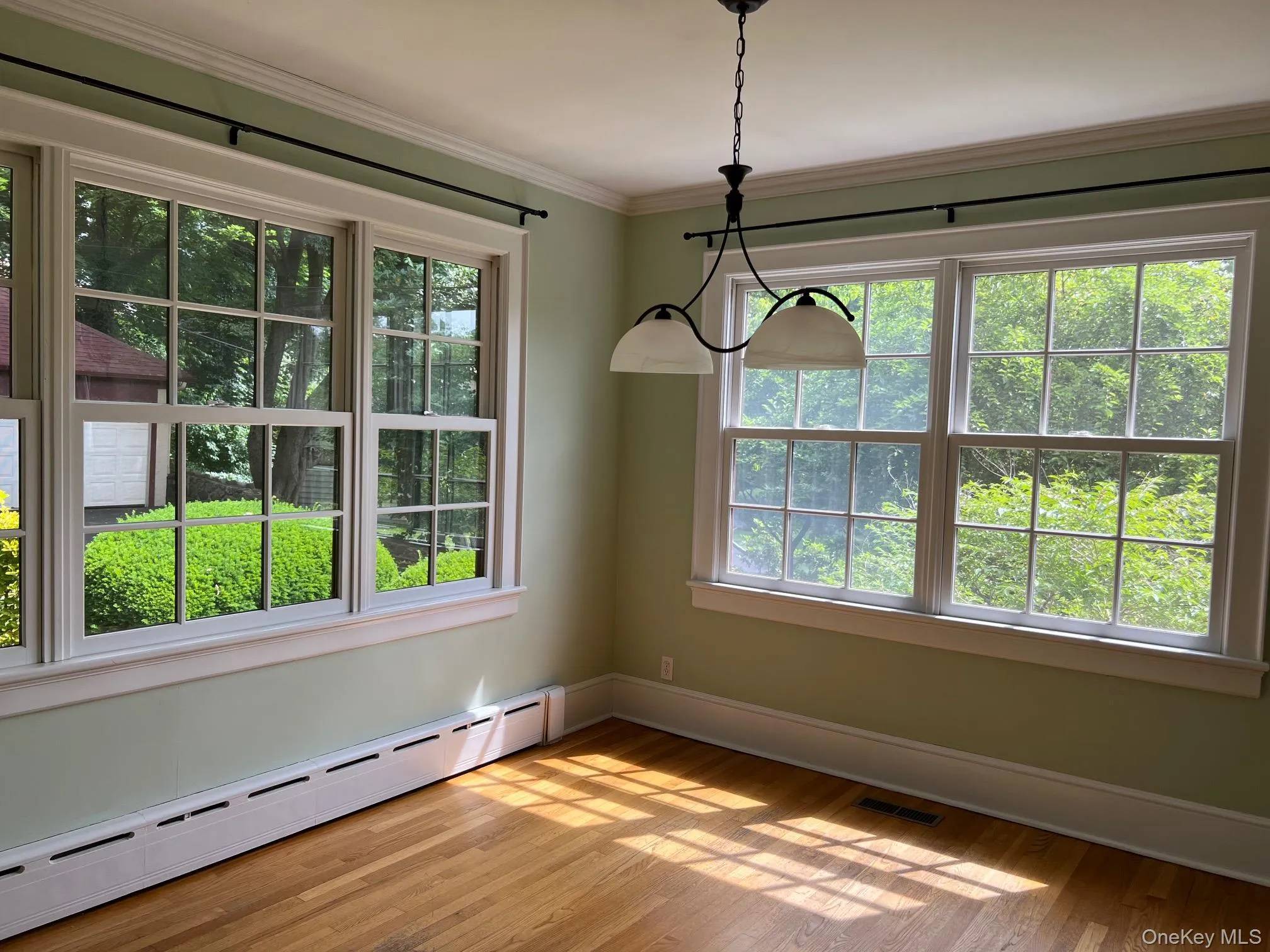 246 Beechmont Drive, New Rochelle, NY, 6 Bedrooms Bedrooms, 10 Rooms Rooms,3 BathroomsBathrooms,Residential Lease,For Rent,Beechmont,0,995003 246 Beechmont Drive, New Rochelle, NY, 6 Bedrooms Bedrooms, 10 Rooms Rooms,3 BathroomsBathrooms,Residential Lease,For Rent,Beechmont,0,995003
