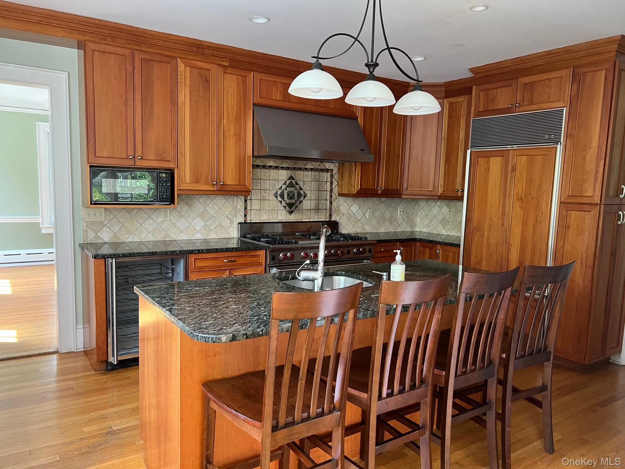 246 Beechmont Drive, New Rochelle, NY, 6 Bedrooms Bedrooms, 10 Rooms Rooms,3 BathroomsBathrooms,Residential Lease,For Rent,Beechmont,0,995003 246 Beechmont Drive, New Rochelle, NY, 6 Bedrooms Bedrooms, 10 Rooms Rooms,3 BathroomsBathrooms,Residential Lease,For Rent,Beechmont,0,995003