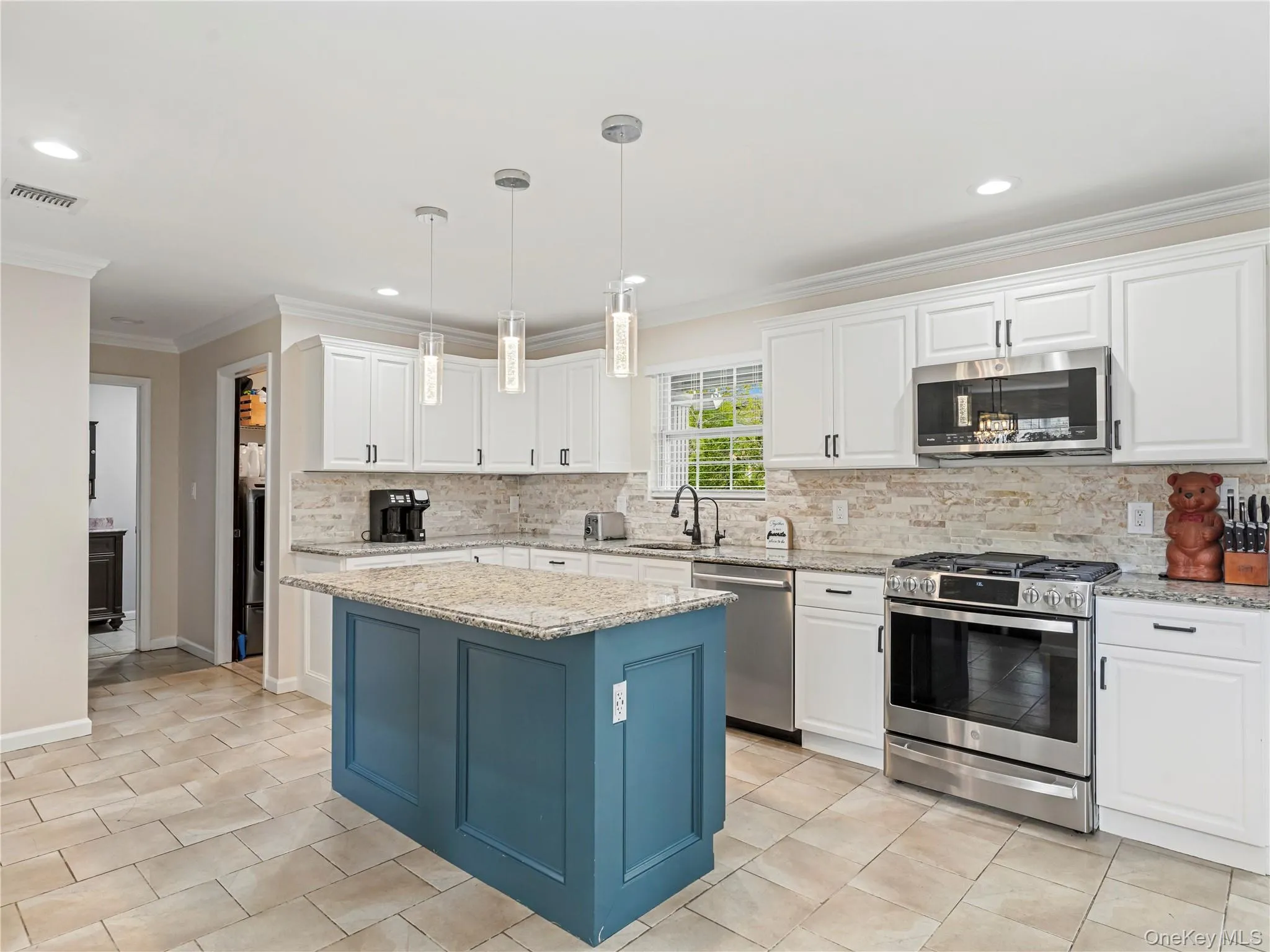 250 5th Street, Babylon, NY, 5 Bedrooms Bedrooms, 8 Rooms Rooms,3 BathroomsBathrooms,Residential,For Rent,5th,0,995007 250 5th Street, Babylon, NY, 5 Bedrooms Bedrooms, 8 Rooms Rooms,3 BathroomsBathrooms,Residential,For Rent,5th,0,995007