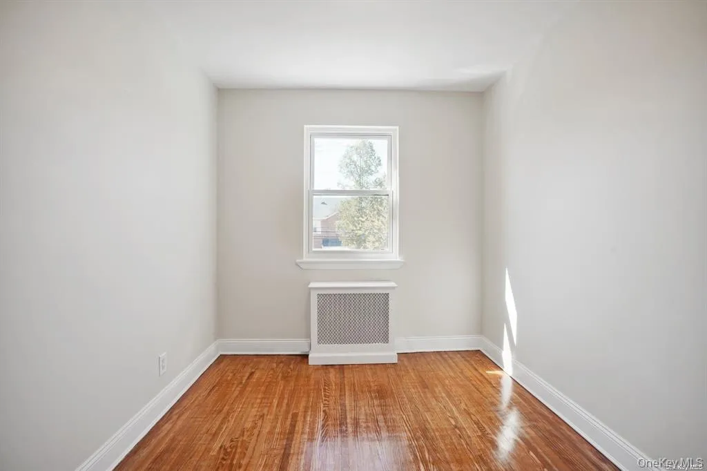 175-03 Jewel Avenue, New York, NY, 3 Bedrooms Bedrooms, 6 Rooms Rooms,2 BathroomsBathrooms,Residential Lease,For Rent,Jewel,0,995009 175-03 Jewel Avenue, New York, NY, 3 Bedrooms Bedrooms, 6 Rooms Rooms,2 BathroomsBathrooms,Residential Lease,For Rent,Jewel,0,995009