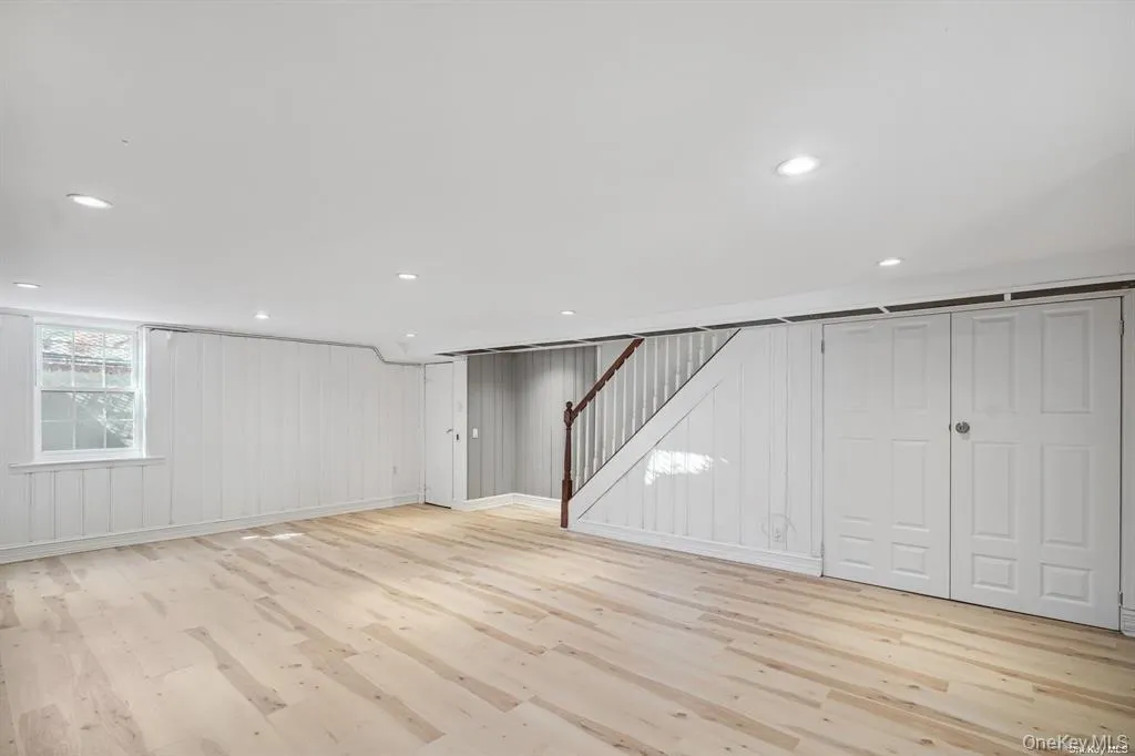 175-03 Jewel Avenue, New York, NY, 3 Bedrooms Bedrooms, 6 Rooms Rooms,2 BathroomsBathrooms,Residential Lease,For Rent,Jewel,0,995009 175-03 Jewel Avenue, New York, NY, 3 Bedrooms Bedrooms, 6 Rooms Rooms,2 BathroomsBathrooms,Residential Lease,For Rent,Jewel,0,995009