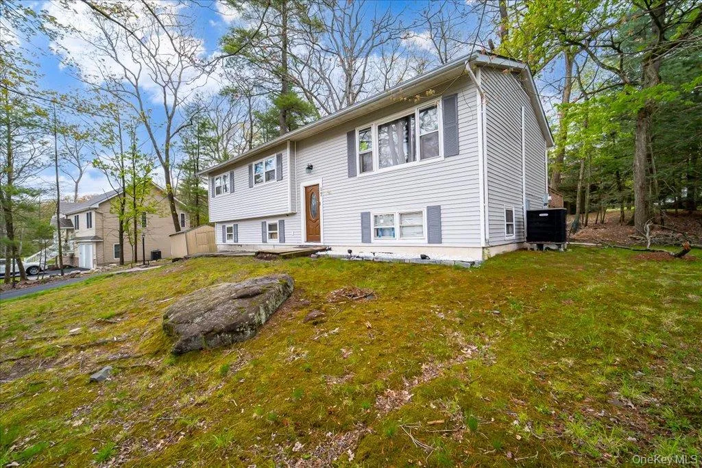17 Chester Street, Thompson, NY, 3 Bedrooms Bedrooms, 7 Rooms Rooms,2 BathroomsBathrooms,Residential Sale,For Rent,Chester,0,995033 17 Chester Street, Thompson, NY, 3 Bedrooms Bedrooms, 7 Rooms Rooms,2 BathroomsBathrooms,Residential Sale,For Rent,Chester,0,995033