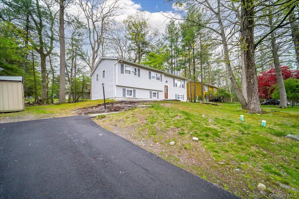 17 Chester Street, Thompson, NY, 3 Bedrooms Bedrooms, 7 Rooms Rooms,2 BathroomsBathrooms,Residential Sale,For Rent,Chester,0,995033 17 Chester Street, Thompson, NY, 3 Bedrooms Bedrooms, 7 Rooms Rooms,2 BathroomsBathrooms,Residential Sale,For Rent,Chester,0,995033