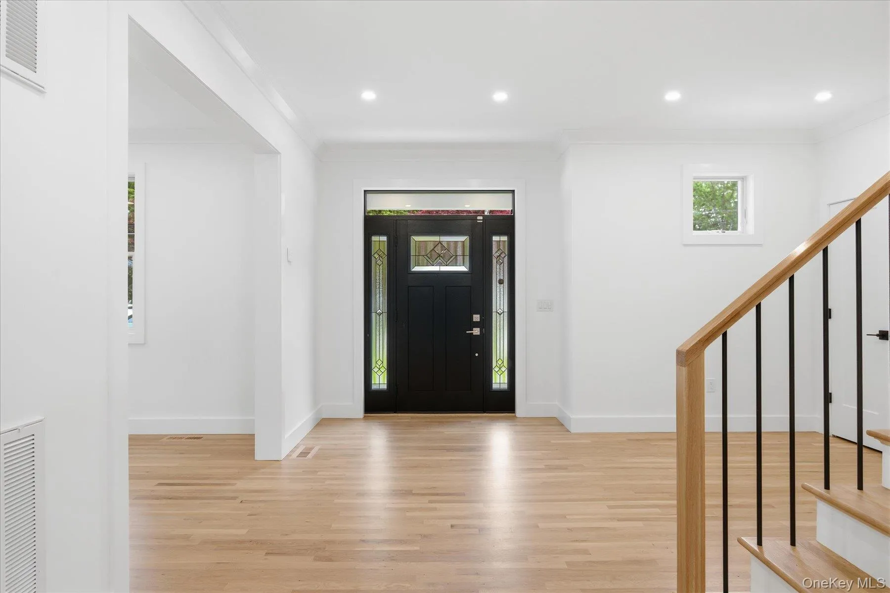 Large Entrance Foyer Large Entrance Foyer