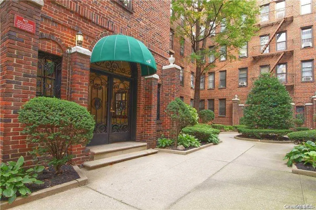 41-15 51 Street, New York, NY, 1 Bedroom Bedrooms, 3 Rooms Rooms,1 BathroomBathrooms,Residential Lease,For Rent,51,0,995051 41-15 51 Street, New York, NY, 1 Bedroom Bedrooms, 3 Rooms Rooms,1 BathroomBathrooms,Residential Lease,For Rent,51,0,995051