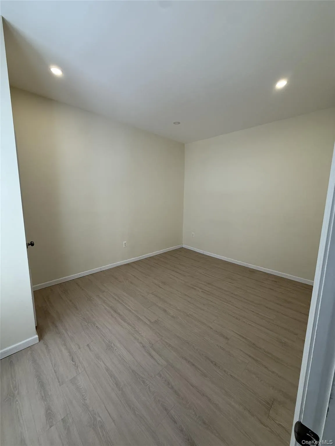 127 Mineola Boulevard, North Hempstead, NY, 1 Bedroom Bedrooms, 3 Rooms Rooms,1 BathroomBathrooms,Residential Lease,For Rent,Mineola,0,995066 127 Mineola Boulevard, North Hempstead, NY, 1 Bedroom Bedrooms, 3 Rooms Rooms,1 BathroomBathrooms,Residential Lease,For Rent,Mineola,0,995066