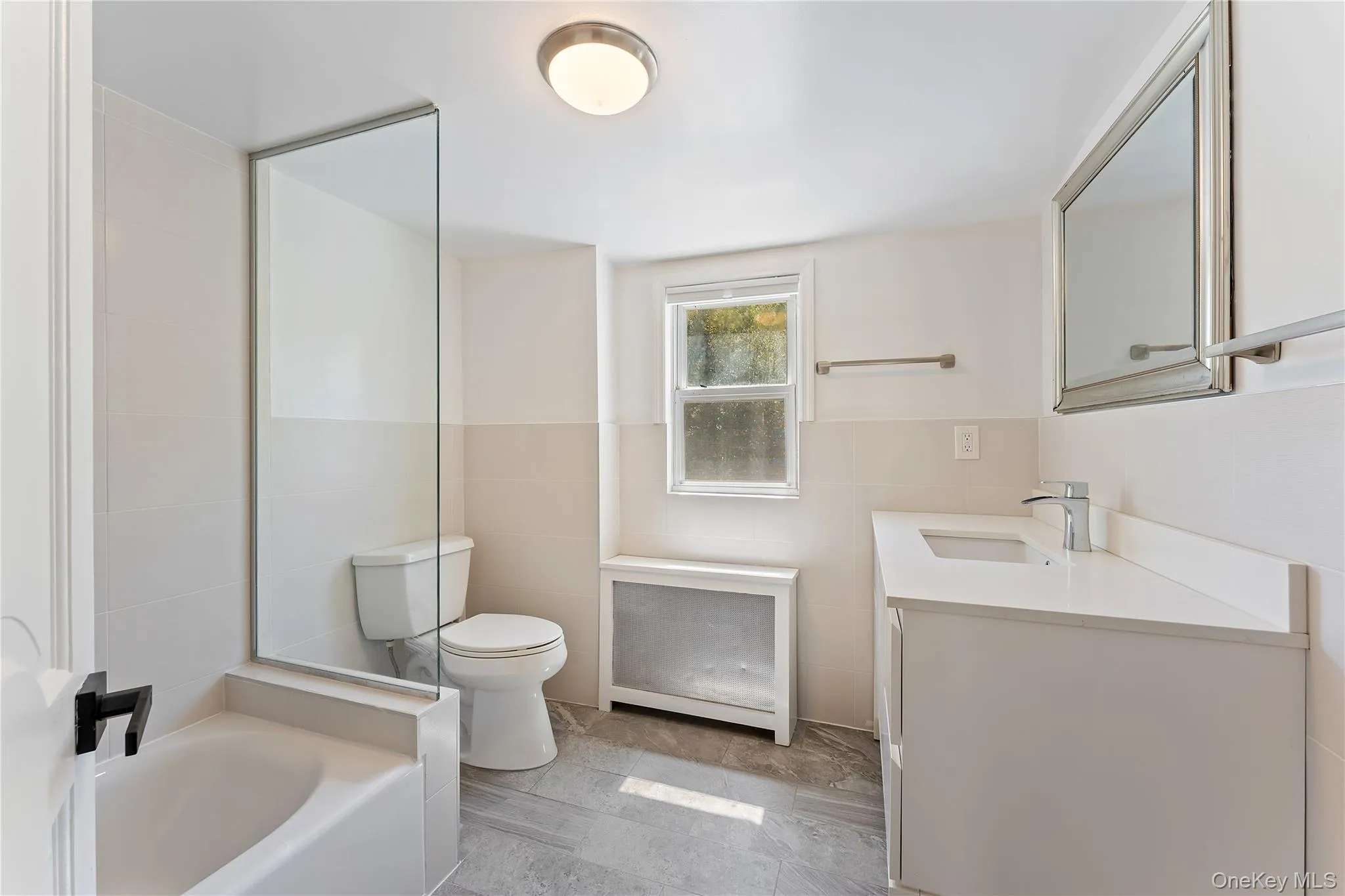 2nd Floor Hall Bath 2nd Floor Hall Bath