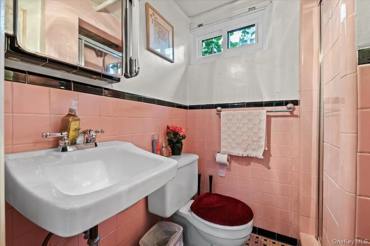 183-41 Dalny Road, New York, NY, 5 Bedrooms Bedrooms, 10 Rooms Rooms,3 BathroomsBathrooms,Residential,For Rent,Dalny,0,995096 183-41 Dalny Road, New York, NY, 5 Bedrooms Bedrooms, 10 Rooms Rooms,3 BathroomsBathrooms,Residential,For Rent,Dalny,0,995096