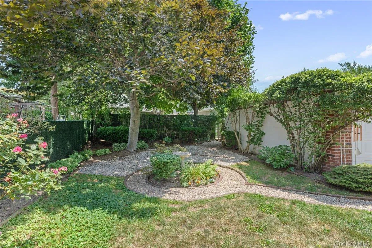 183-41 Dalny Road, New York, NY, 5 Bedrooms Bedrooms, 10 Rooms Rooms,3 BathroomsBathrooms,Residential,For Rent,Dalny,0,995096 183-41 Dalny Road, New York, NY, 5 Bedrooms Bedrooms, 10 Rooms Rooms,3 BathroomsBathrooms,Residential,For Rent,Dalny,0,995096