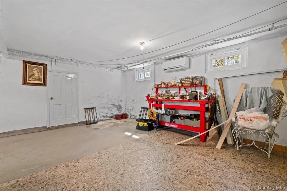 183-41 Dalny Road, New York, NY, 5 Bedrooms Bedrooms, 10 Rooms Rooms,3 BathroomsBathrooms,Residential,For Rent,Dalny,0,995096 183-41 Dalny Road, New York, NY, 5 Bedrooms Bedrooms, 10 Rooms Rooms,3 BathroomsBathrooms,Residential,For Rent,Dalny,0,995096