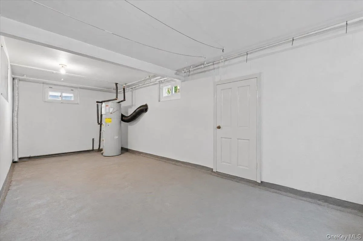 183-41 Dalny Road, New York, NY, 5 Bedrooms Bedrooms, 10 Rooms Rooms,3 BathroomsBathrooms,Residential,For Rent,Dalny,0,995096 183-41 Dalny Road, New York, NY, 5 Bedrooms Bedrooms, 10 Rooms Rooms,3 BathroomsBathrooms,Residential,For Rent,Dalny,0,995096