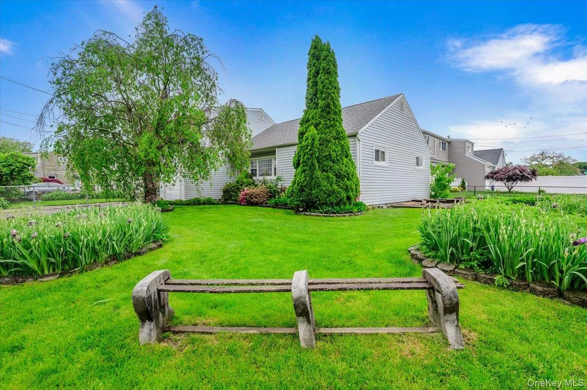18 Kelly Place, Babylon, NY, 3 Bedrooms Bedrooms, 6 Rooms Rooms,1 BathroomBathrooms,Residential,For Rent,Kelly,0,KEY995110 18 Kelly Place, Babylon, NY, 3 Bedrooms Bedrooms, 6 Rooms Rooms,1 BathroomBathrooms,Residential,For Rent,Kelly,0,KEY995110
